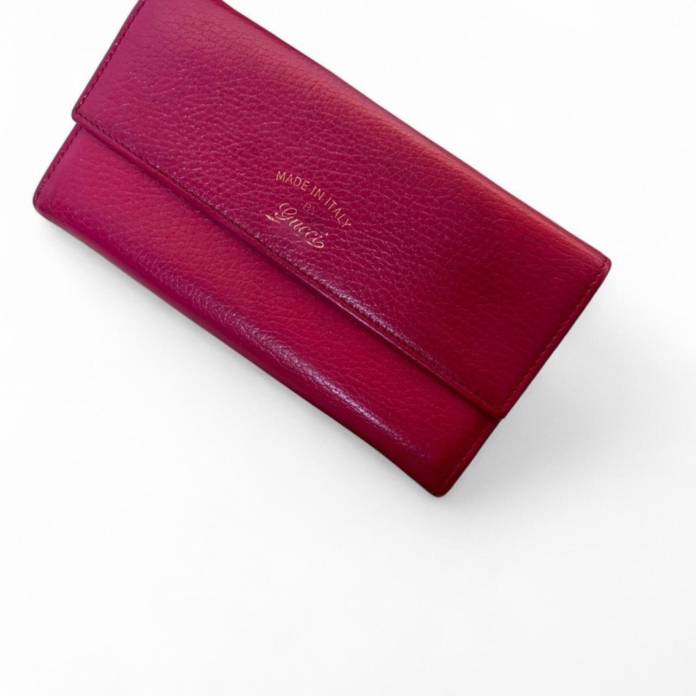 Gucci Fuchsia Pebbled Leather Clutch Wallet with Gold Stamp - Picture 3 of 8